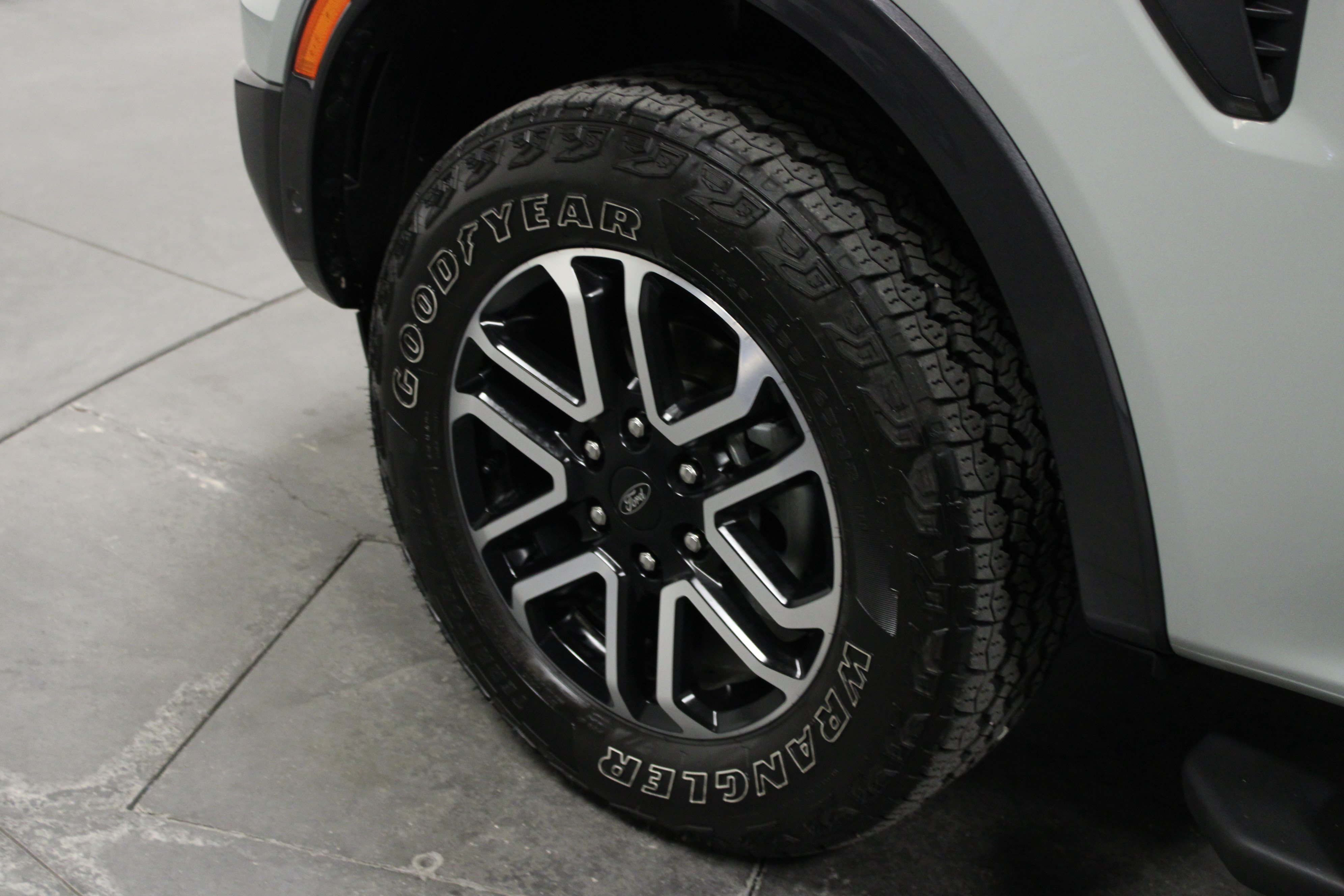 Used 2024 Ford Ranger Lariat w/ FX4 Off-Road Package AWD/4WD image 10