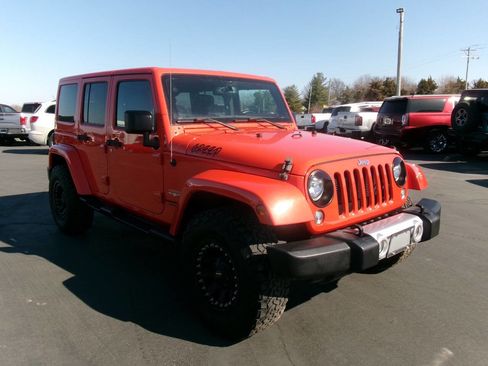 Used 2015 Jeep Wrangler Unlimited Sahara w/ Max Tow Package image 4