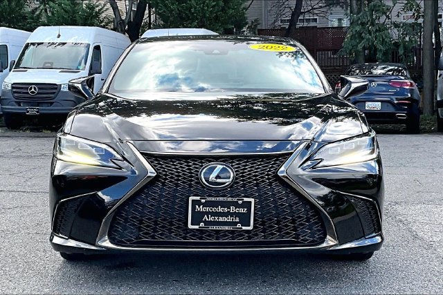 Used 2022 Lexus ES 350 F Sport w/ Accessory Package FWD image 2
