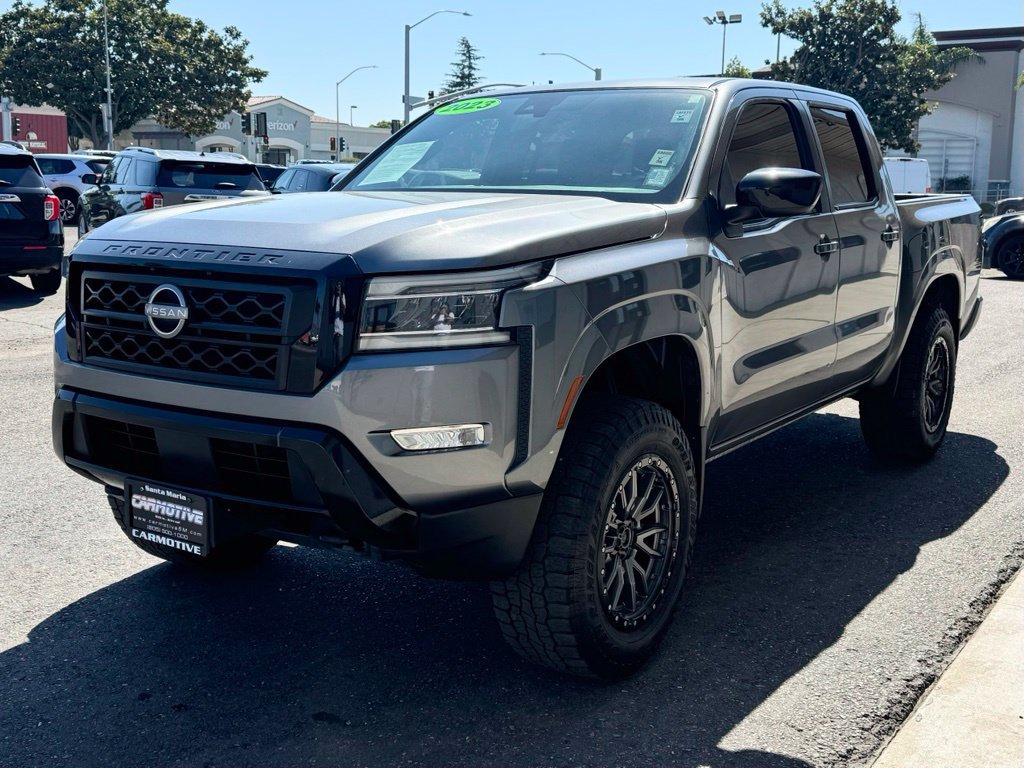 Used 2023 Nissan Frontier SV w/ Midnight Edition Package AWD/4WD image 7