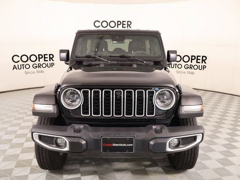 Used 2024 Jeep Wrangler Unlimited Sahara w/ Technology Group AWD/4WD image 9
