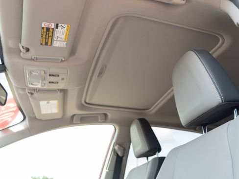 Used 2015 Toyota RAV4 Limited AWD/4WD image 8