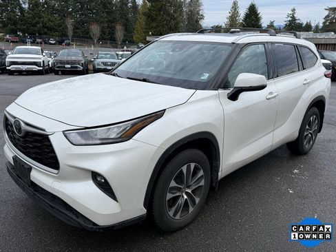 Used 2020 Toyota Highlander XLE image 1