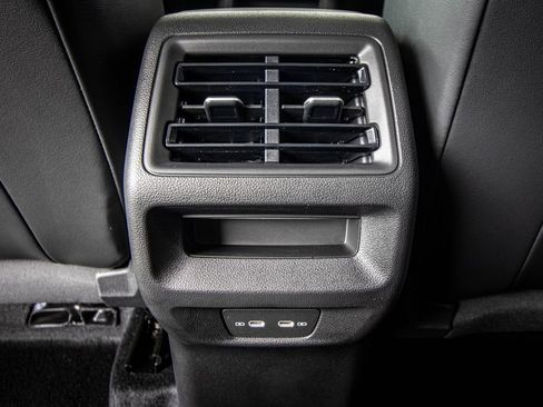 New 2026 Volkswagen Tiguan SE R-Line FWD image 31