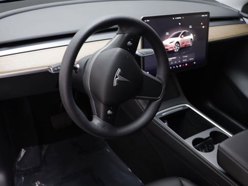 Used 2023 Tesla Model Y Long Range image 6