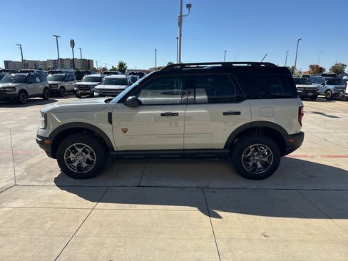 Used 2024 Ford Bronco Sport Badlands image 10