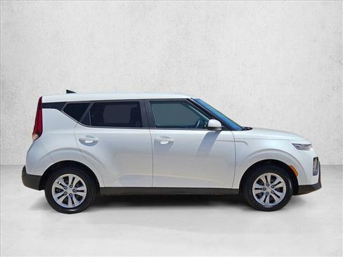 Used 2020 Kia Soul LX FWD image 4