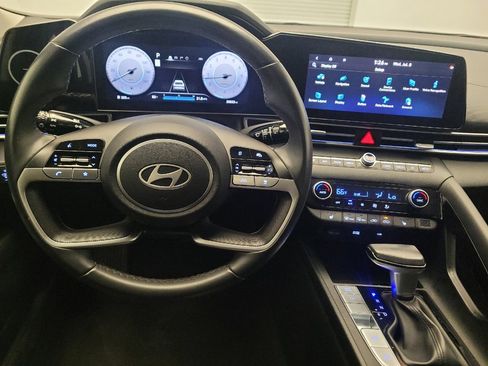 Used 2025 Hyundai Elantra SEL FWD image 22
