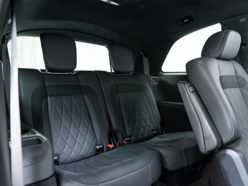 Certified 2024 Mercedes-Benz GLS 63 AMG 4MATIC image 25