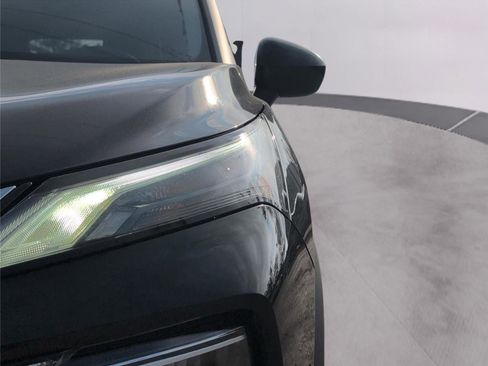 Used 2023 Nissan Rogue SV image 12