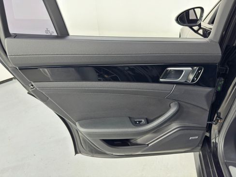 Used 2018 Porsche Panamera 4S w/ Premium Package Plus image 45