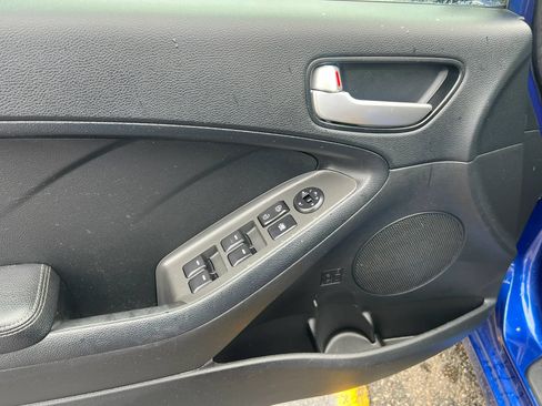 Used 2017 Kia Forte LX w/ LX Popular Package FWD image 12