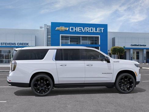New 2026 Chevrolet Suburban High Country AWD/4WD image 3