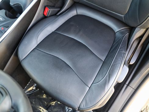 Used 2018 Chevrolet Volt LT w/ Comfort Package image 24