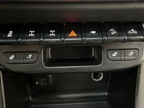 Used 2020 Chevrolet Colorado ZR2 image 46