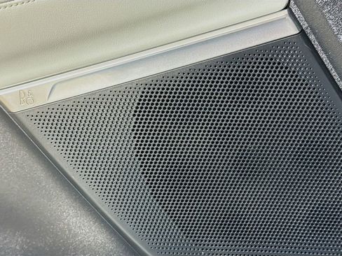 Used 2025 Ford Expedition Platinum image 17