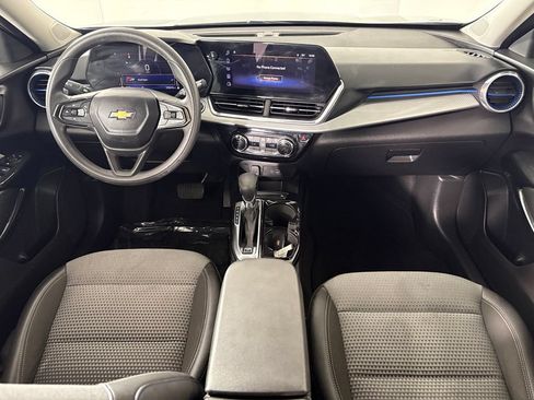 Used 2024 Chevrolet Trax LT FWD image 44