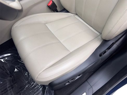 Used 2022 Land Rover Range Rover Velar R-Dynamic S image 30