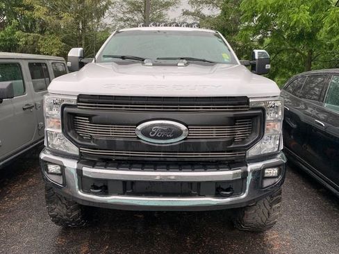 Used 2022 Ford F250 XL w/ Power Equipment Group AWD/4WD image 6