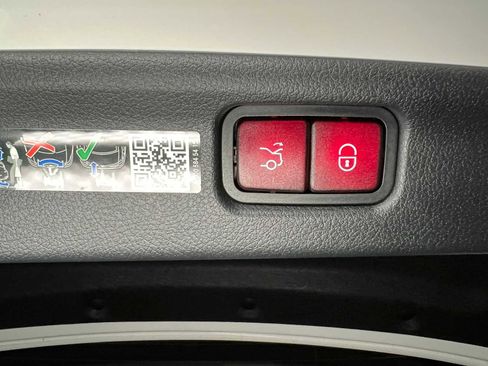 Certified 2025 Mercedes-Benz C 300 Sedan image 17