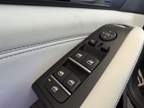 Used 2024 BMW X5 xDrive40i w/ M Sport Package image 41