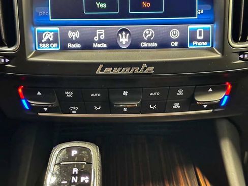 Used 2019 Maserati Levante S GranLusso AWD/4WD image 36