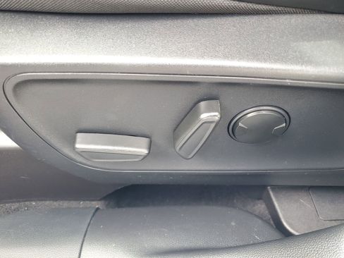 Certified 2025 Ford Escape ST-Line FWD image 18