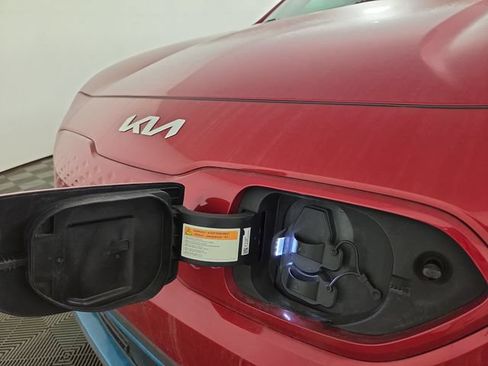 Certified 2022 Kia Niro EX FWD image 31