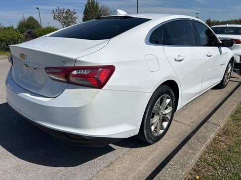 Used 2019 Chevrolet Malibu LT w/ Leather Package FWD image 3