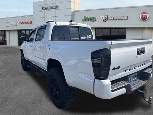 Used 2020 Toyota Tacoma SR AWD/4WD image 5
