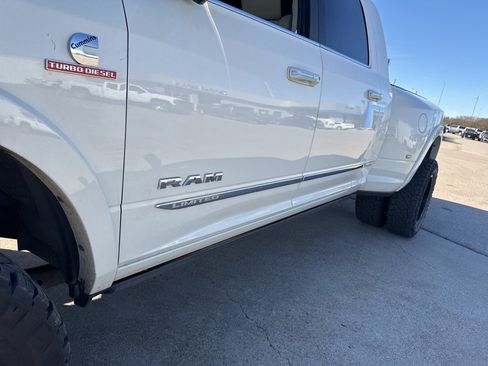 Used 2019 RAM 3500 Limited image 8