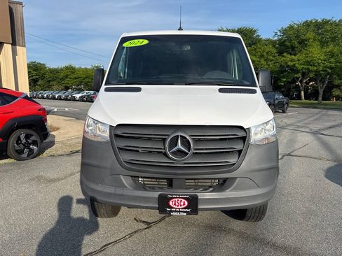 Used 2024 Mercedes-Benz Sprinter 2500 image 2