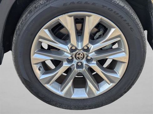 Used 2022 Toyota Highlander Limited FWD image 15