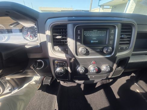 Used 2015 RAM 1500 Express RWD image 10