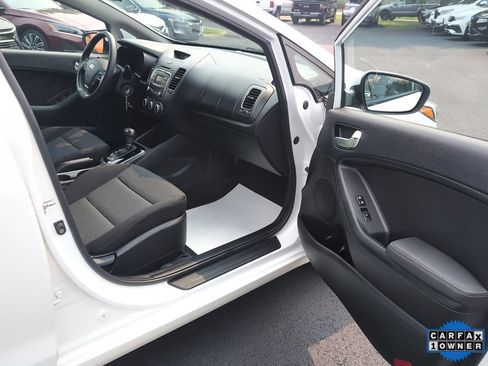 Used 2017 Kia Forte LX FWD image 7