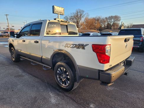 Used 2017 Nissan Titan PRO-4X w/ Pro-4x Convenience Package image 5