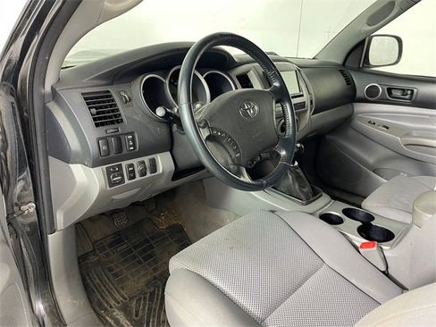 Used 2008 Toyota Tacoma PreRunner image 3