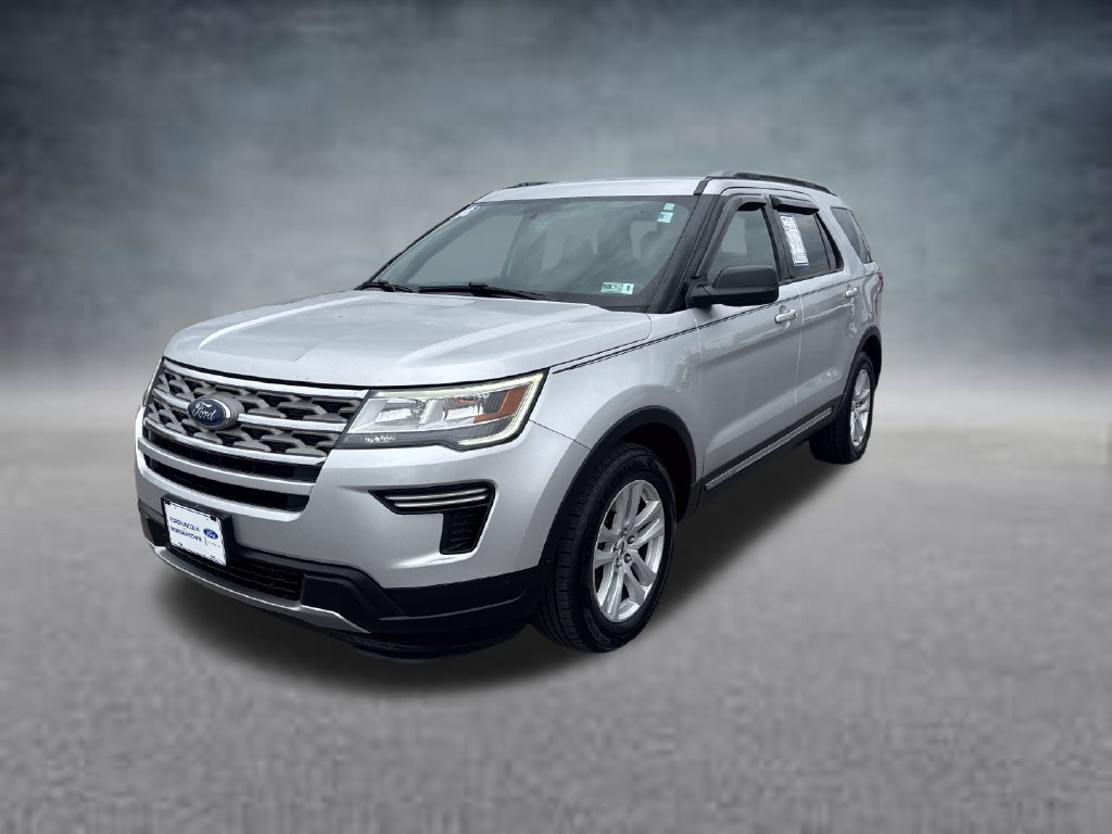 Used 2018 Ford Explorer XLT AWD/4WD image 2