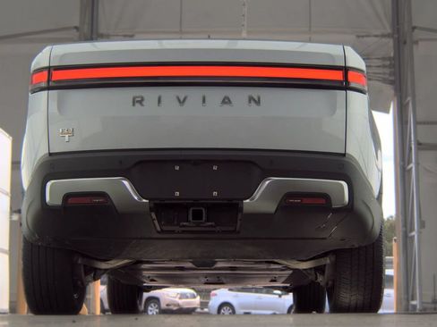 Used 2022 Rivian R1T Adventure AWD/4WD image 10