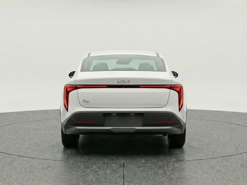 Used 2025 Kia K4 LXS FWD image 7