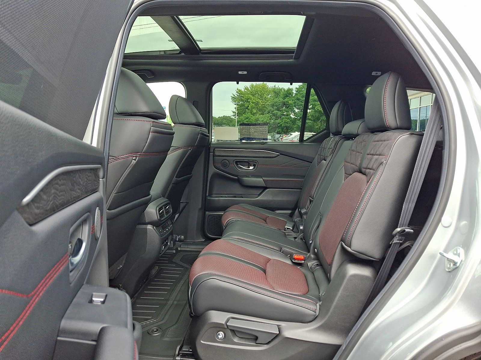 New 2026 Honda Pilot Black Edition image 5