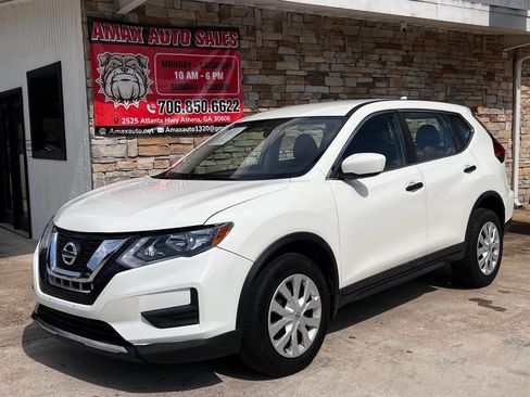 Used 2017 Nissan Rogue S AWD/4WD image 2