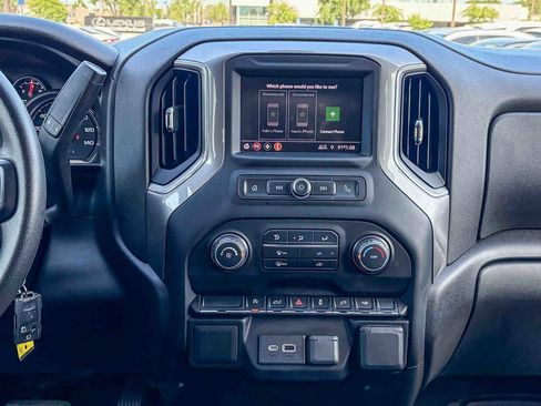 Used 2021 Chevrolet Silverado 1500 Custom image 12