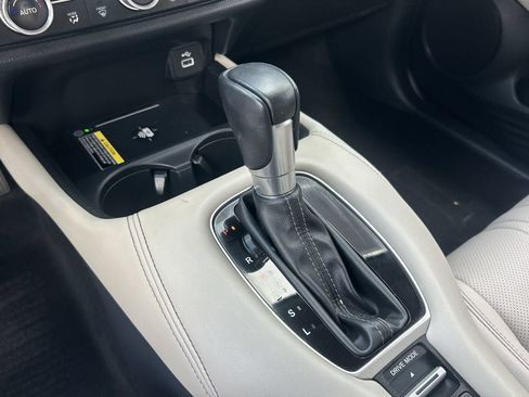 Used 2024 Honda HR-V EX-L image 27
