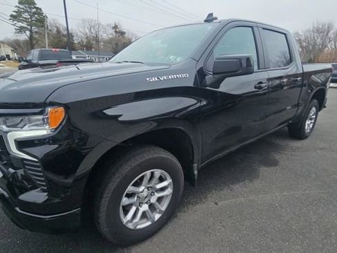 Used 2018 Chevrolet Trax LT w/ LT Convenience Package image 8