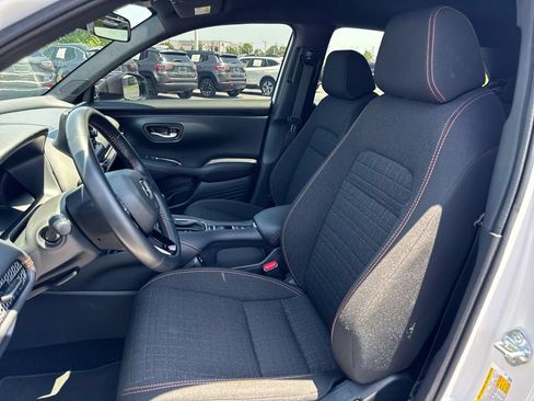 Used 2025 Honda HR-V Sport image 11