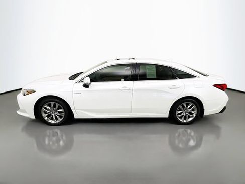 Used 2021 Toyota Avalon XLE w/ Moonroof Package FWD image 4