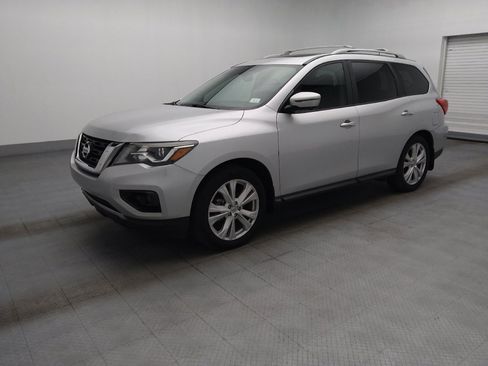 Used 2018 Nissan Pathfinder SL w/ SL Premium Package FWD image 2