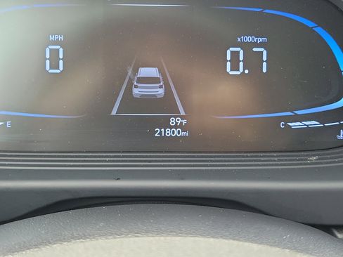 Used 2023 Hyundai Venue SE FWD image 24