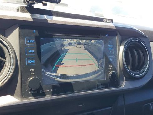 Used 2019 Toyota Tacoma TRD Off-Road AWD/4WD image 23